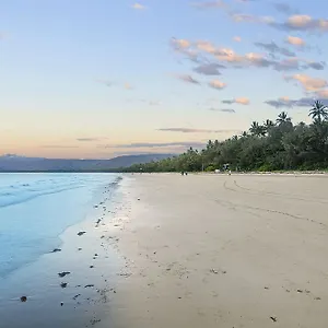 https://by-the-sea-port-douglas-4877.cairnshotels4all.com
